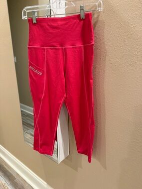 Women’s red Athletic Capri Leggings